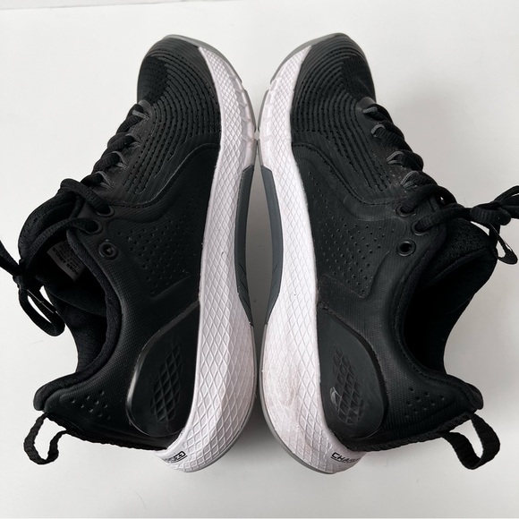 Under Armour Charged Commit. Mens 7.5. main image 6